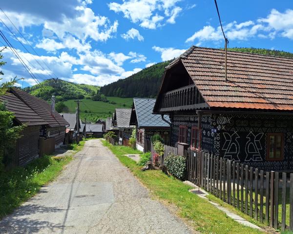 Historický úspech pre slovenský vidiek: Korňa a Čičmany získali strieborné ocenenie v Európskej cene obnovy dediny 2024
